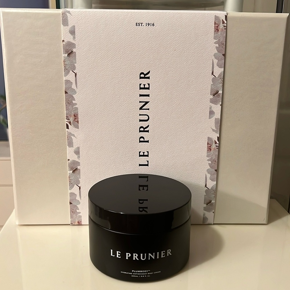 Le Prunier Plumbody Hydrating Antioxidant Body Creme